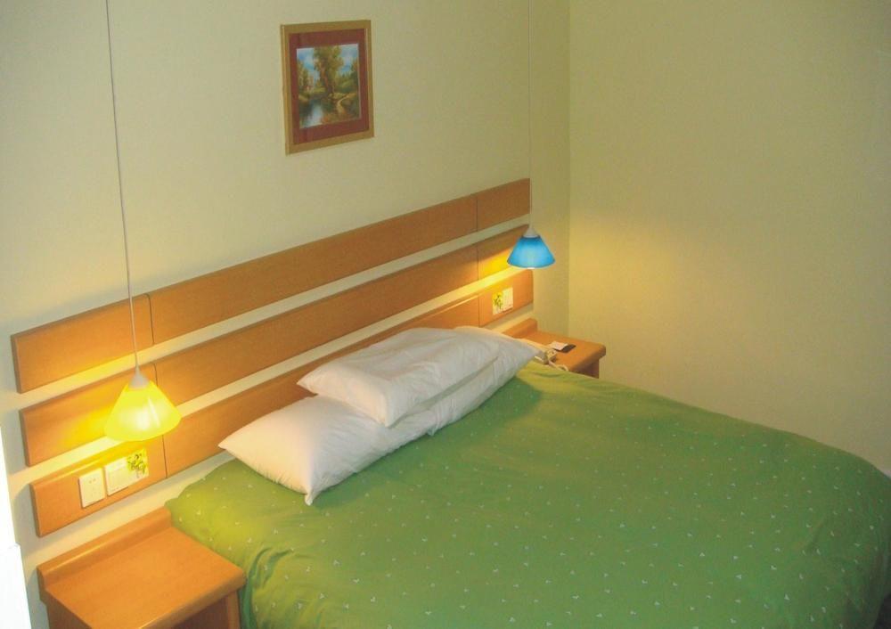 Home Inn Guangzhou Guangdong University Of Foreign Studies Baiyun Avenue Extérieur photo